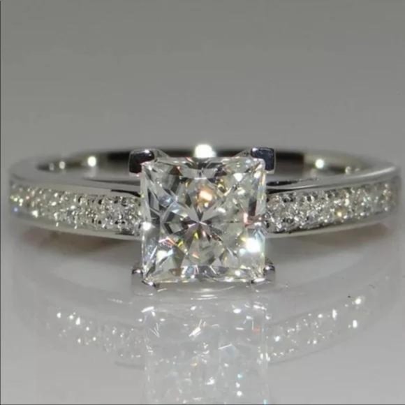 ENGAGEMENT 925 STERLING SILVER DIAMOND SQUARE RING, CUTE RING, SHINY RING.